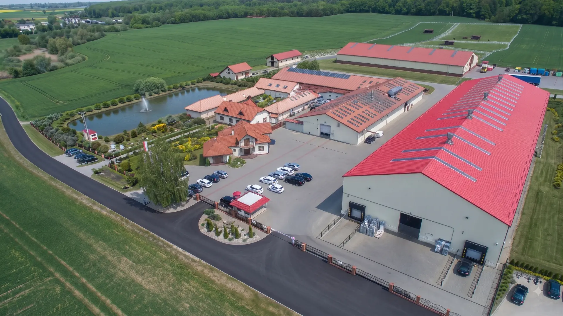 Widok z drona na zakład produkcyjny KATISO w Katarzynkach